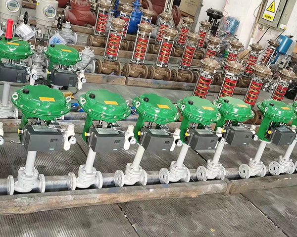 氣動/電動調節(jié)閥車間展示